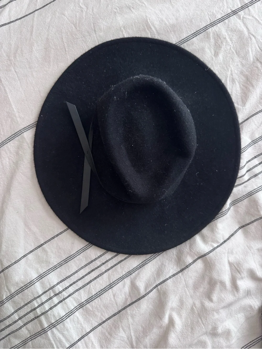 Wide Brim Black Felt Fedora with Slim Band